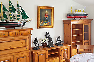 Wohnzimmer mit maritimer Dekoration